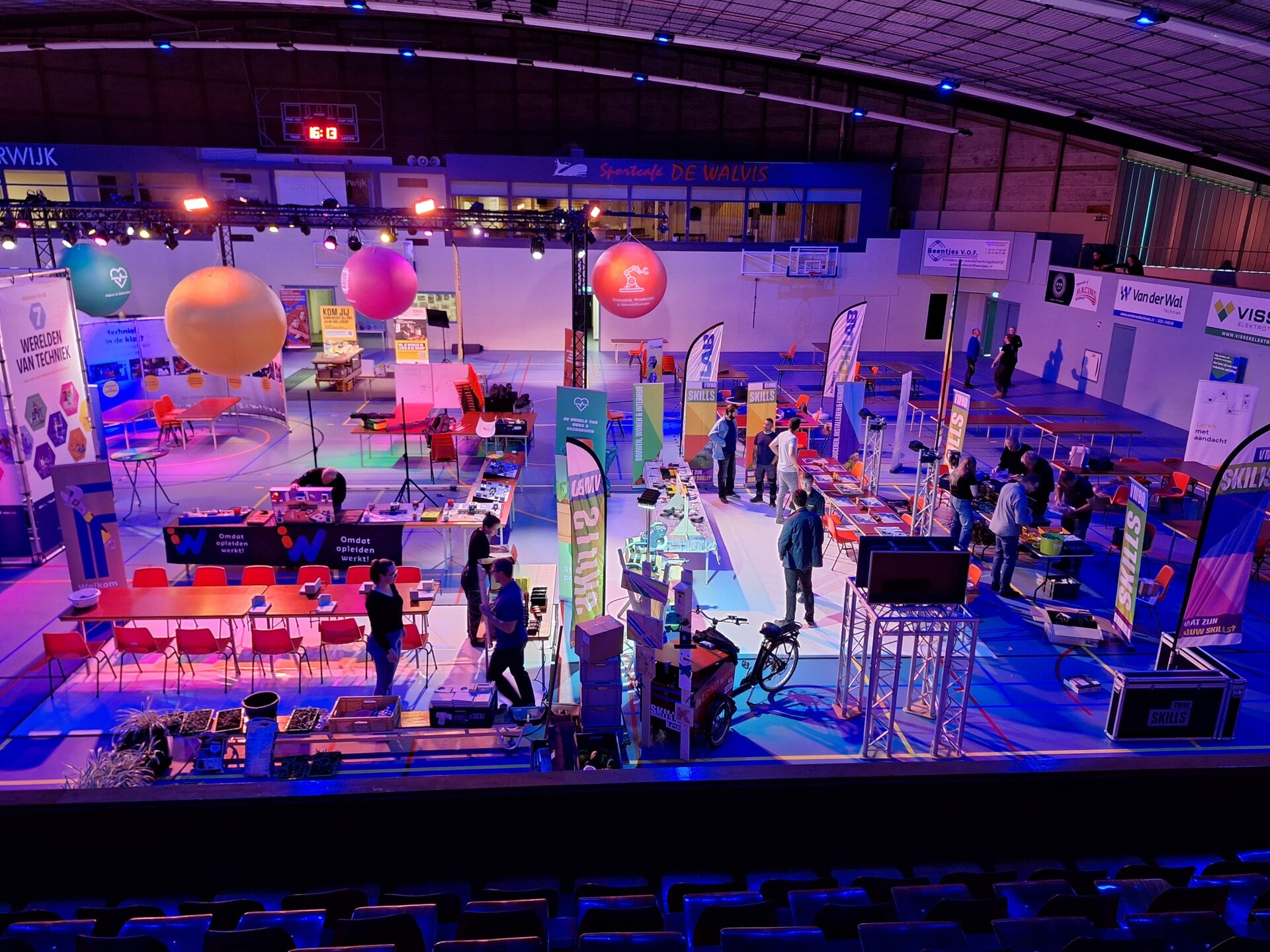 SKILLS vmbo schittert op PET-IJmond 2025!